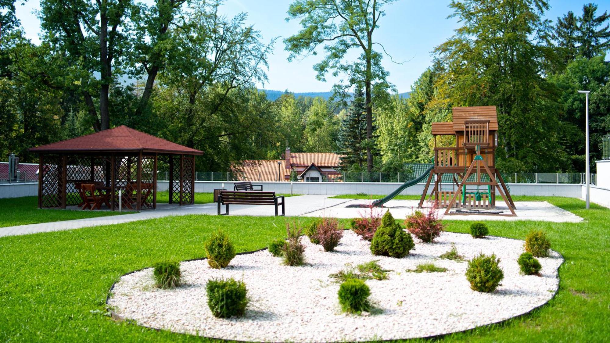 Stonehill24 - Apartament & Spa 스클라르스카포렘바 외부 사진